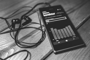 Ambient background music mp3 free download: safe sources for 2026