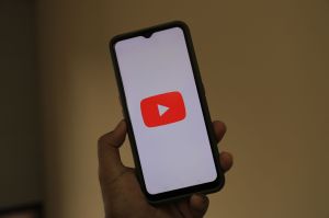 How to find copyright free background music for youtube shorts